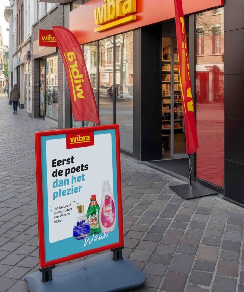 Foto Wibra - Eerst de poets